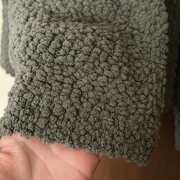 Slouchy Olive Green Popcorn Cardi - Picture 6 of 7